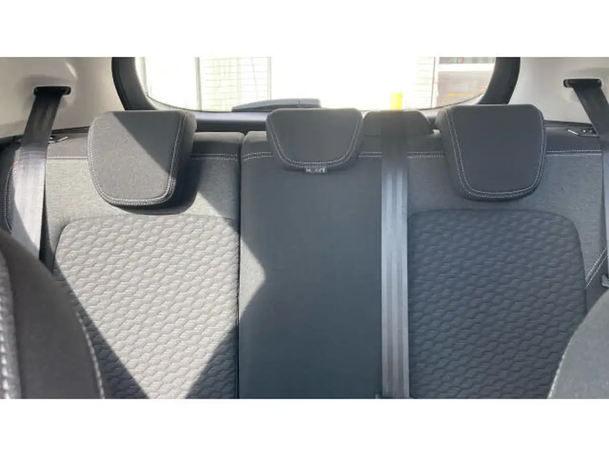 2023-ford-fiesta-10t-titanium-125ps-hybrid-mhev-big-14