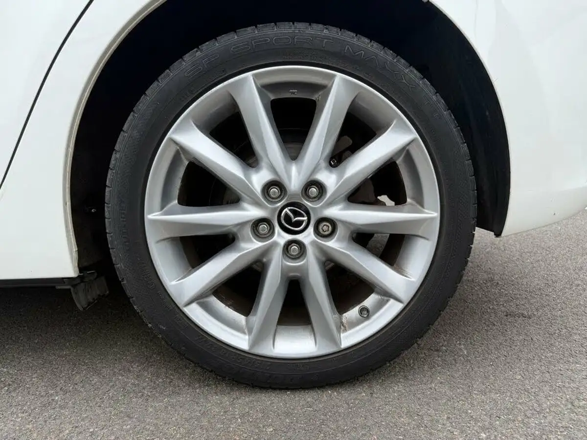 2017-mazda-mazda3-20-sport-nav-120ps-hatchback-5d-big-34