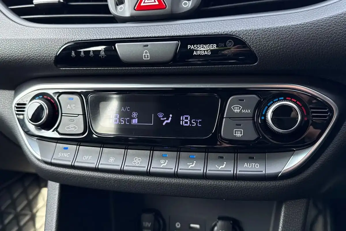 2018-hyundai-i30-n-20-t-gdi-n-performance-big-21
