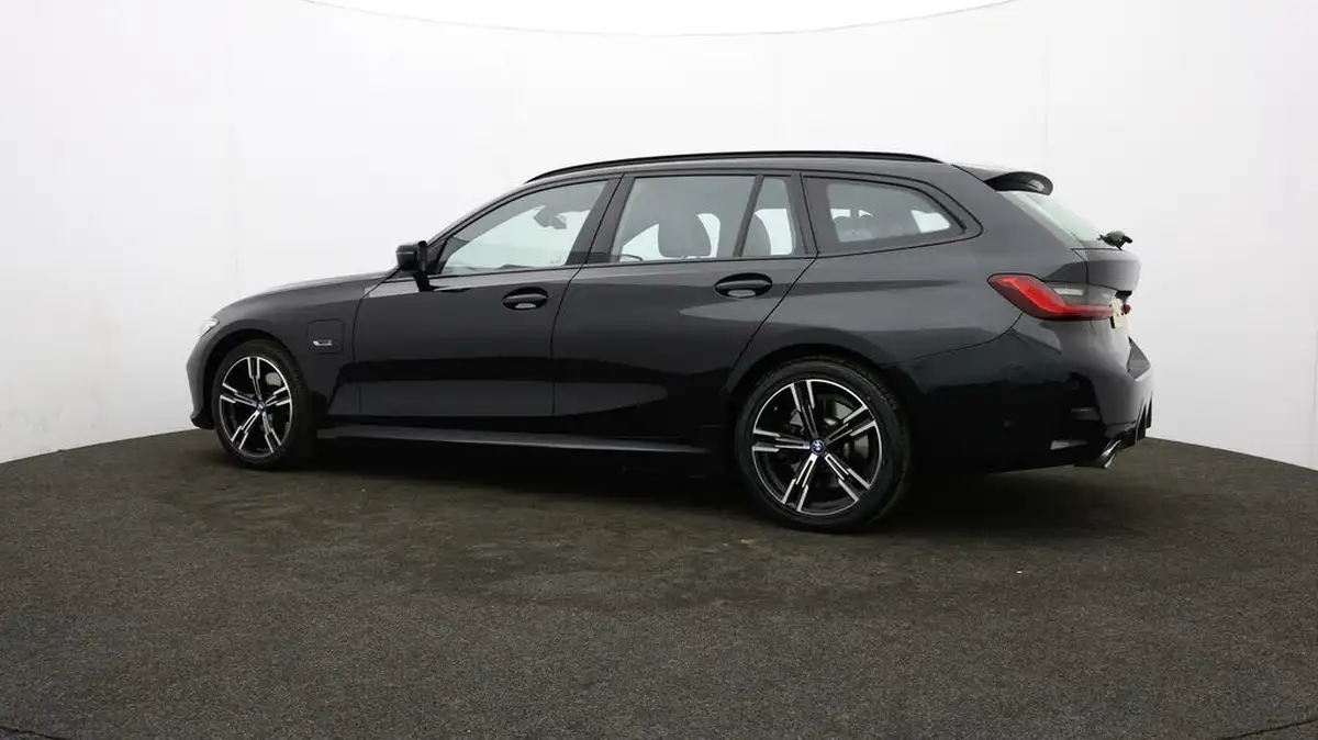 2022-bmw-3-series-20-330e-m-sport-touring-5d-big-70