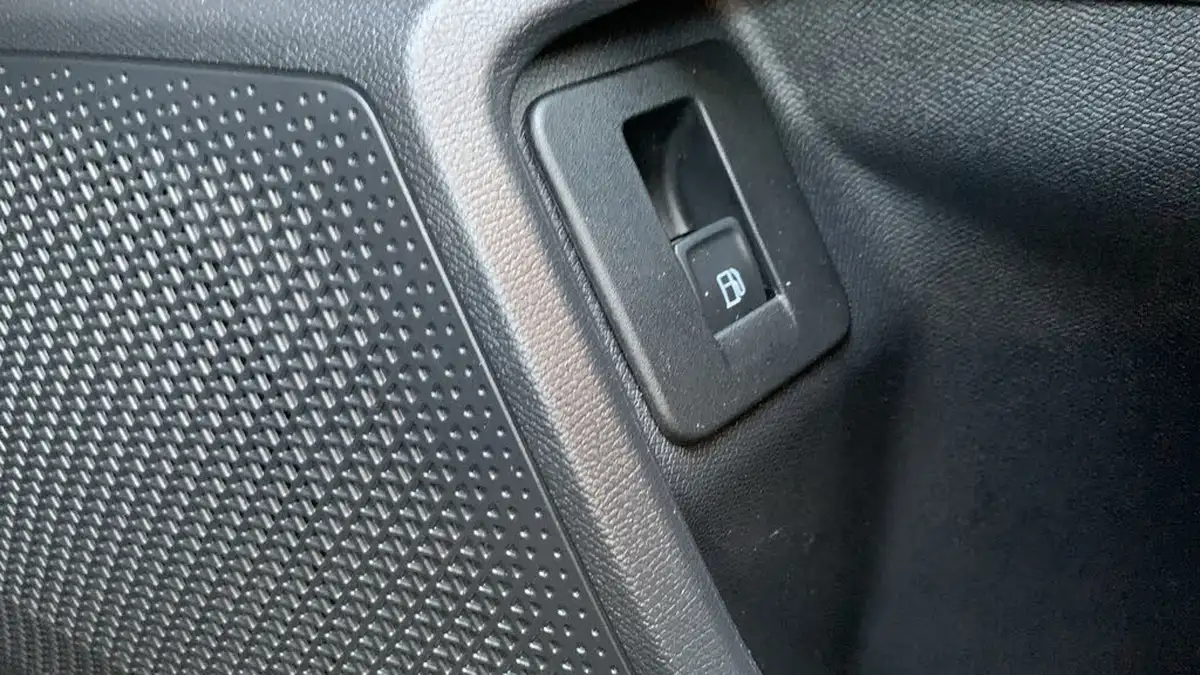 2021-cupra-formentor-14-e-hybrid-v2-big-47