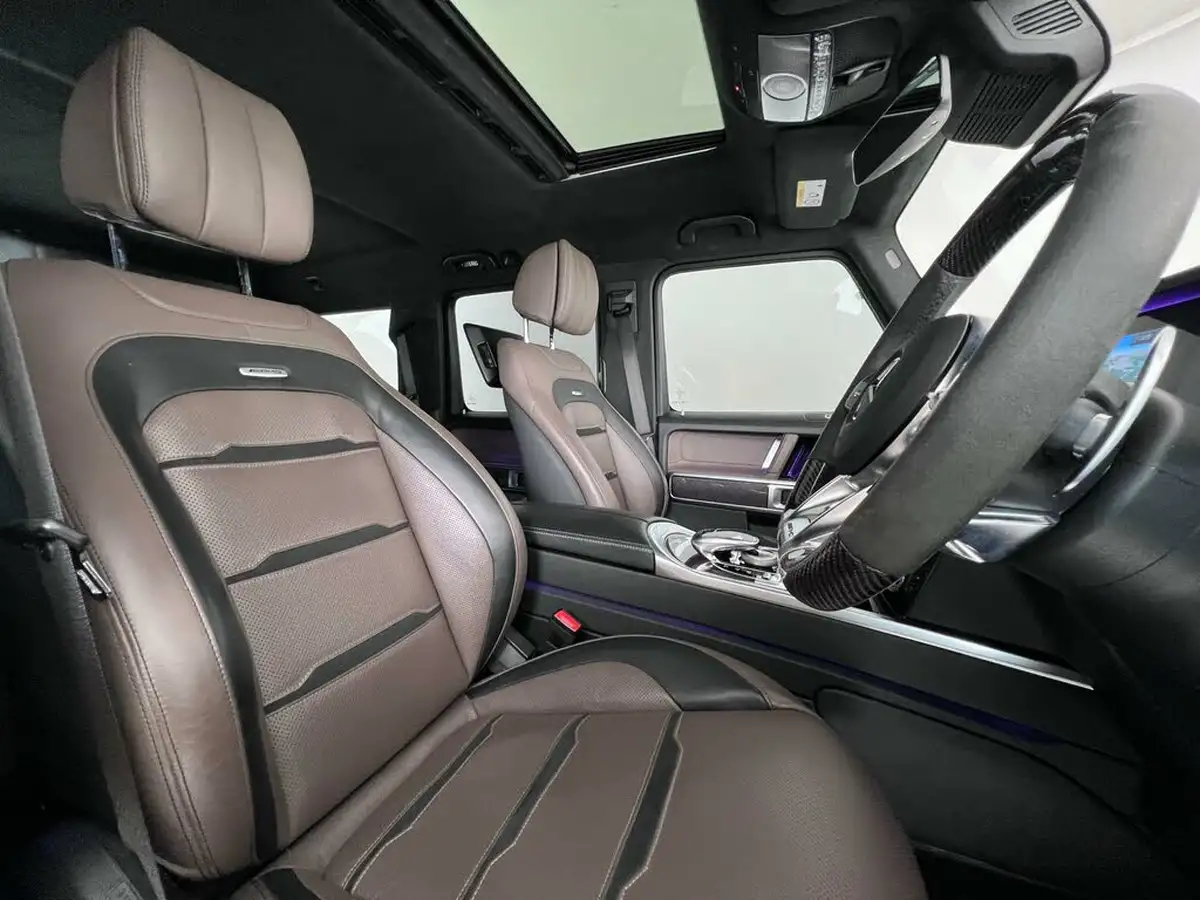 2021-mercedes-benz-g-class-40-g63-amg-big-16