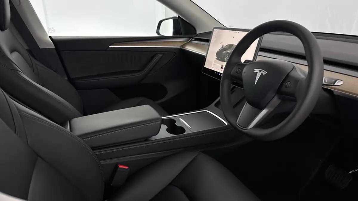 2024-tesla-model-y-e-long-range-306bhp-awd-big-9