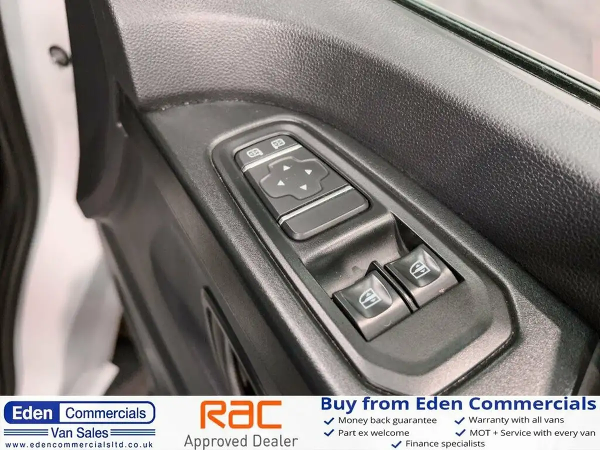 2022-renault-trafic-20dci-sl28-130-business-big-15