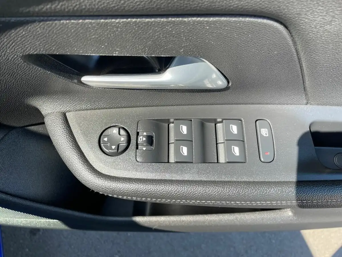 2025-vauxhall-mokka-12-ultimate-130ps-auto-big-19