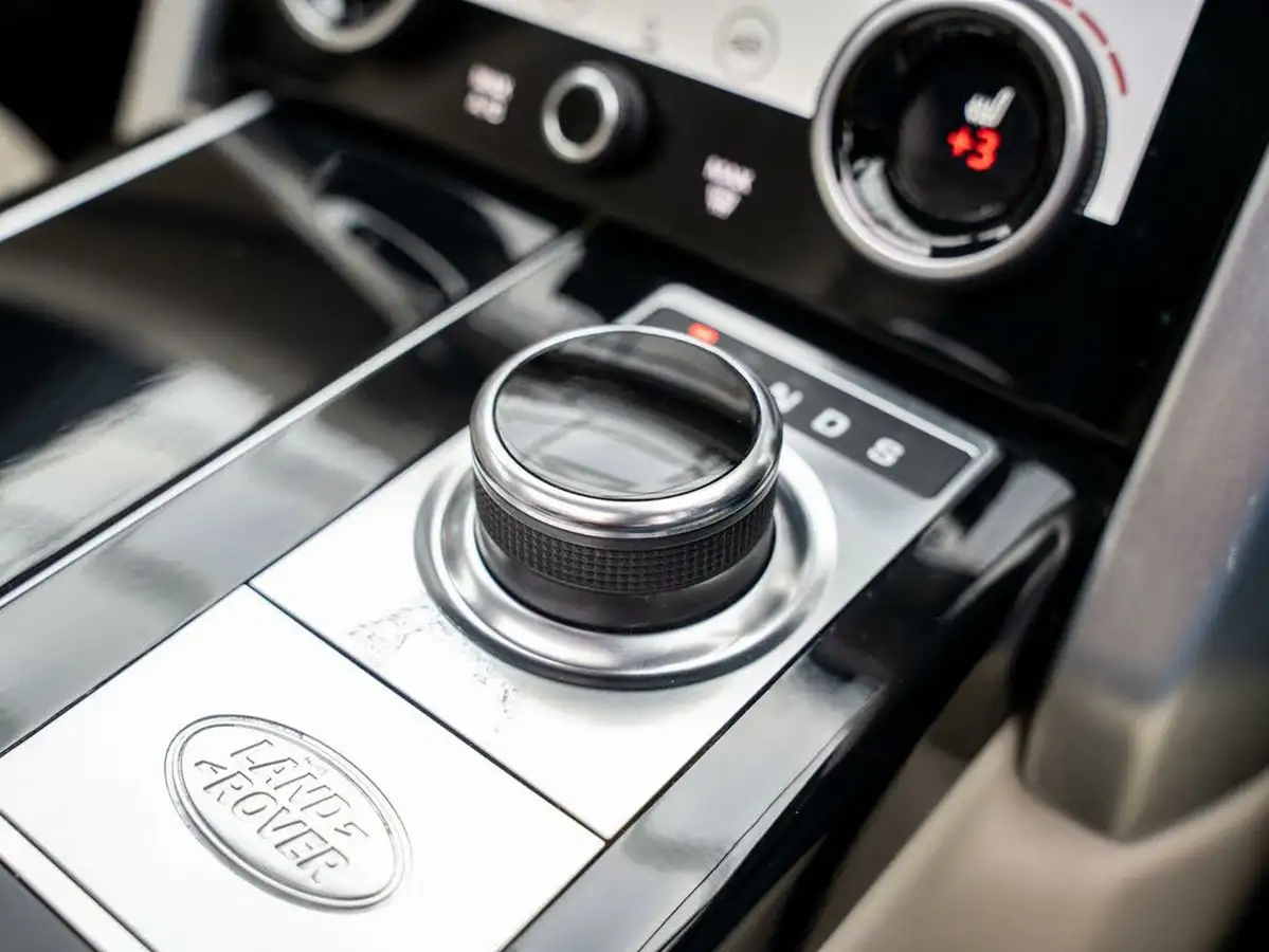 2021-land-rover-range-rover-30-p400-vogue-se-big-36