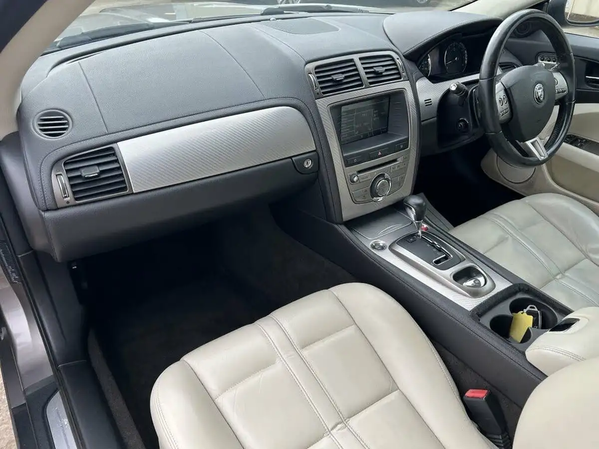 2008-jaguar-xk-42-coupe-big-20