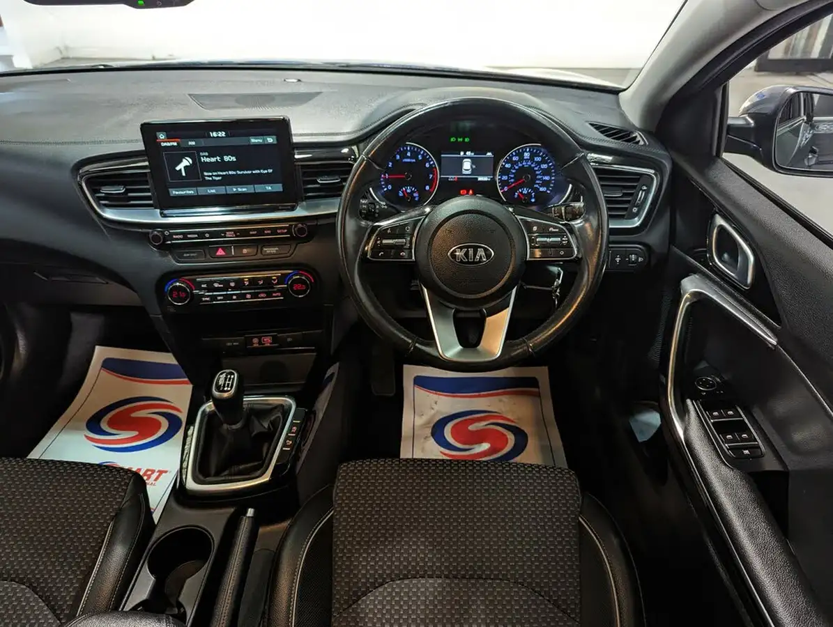 2019-kia-ceed-10-t-gdi-3-hatchback-big-10