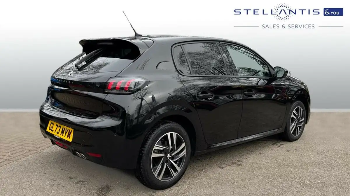 2023-peugeot-208-12-puretech-allure-premium-130ps-eat8-big-2