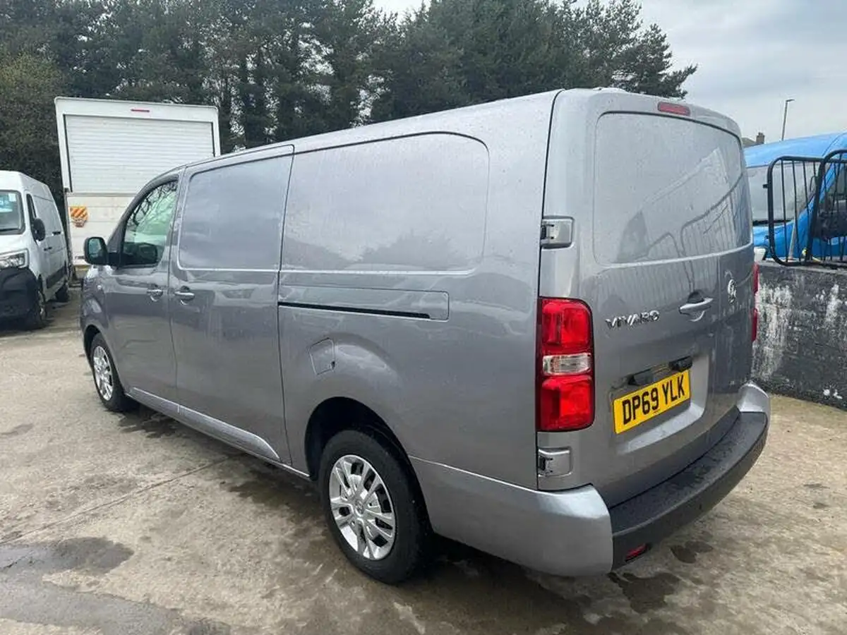 2019-vauxhall-vivaro-15td-2900-l2h1-sportive-big-8
