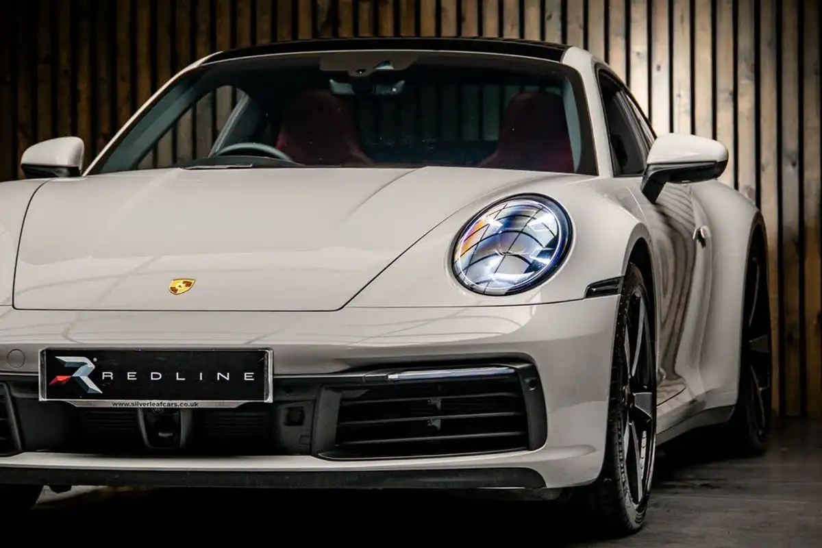 2021-porsche-911-30-carrera-4-coupe-big-12