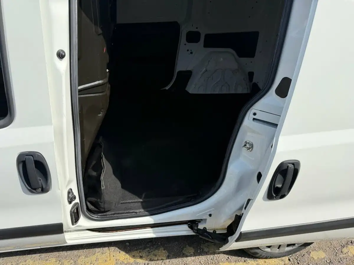 2015-fiat-doblo-cargo-13td-v-l1-refrigerated-van-big-36