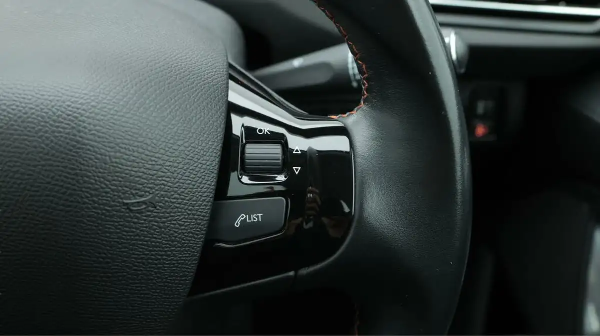 2020-peugeot-308-12-puretech-tech-edition-big-26