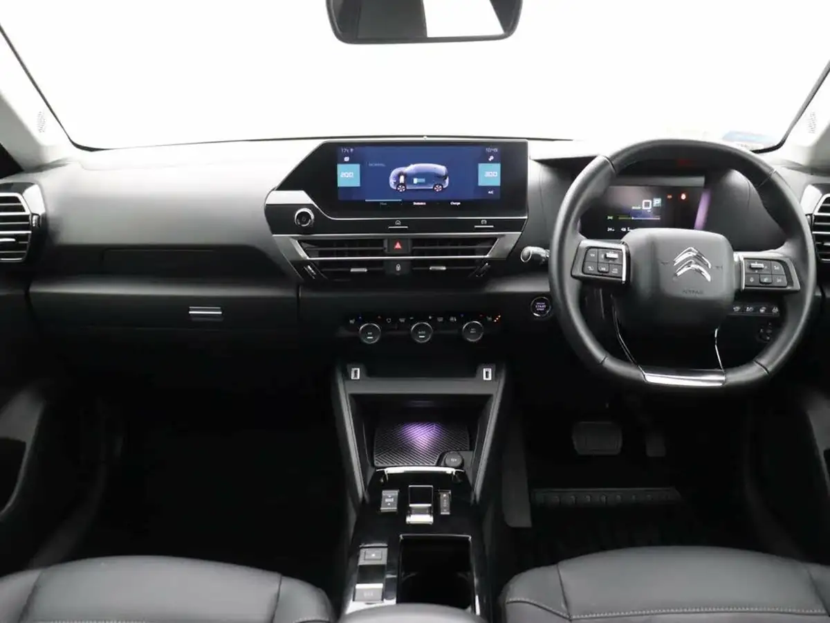 2024-citroen-c4-big-20
