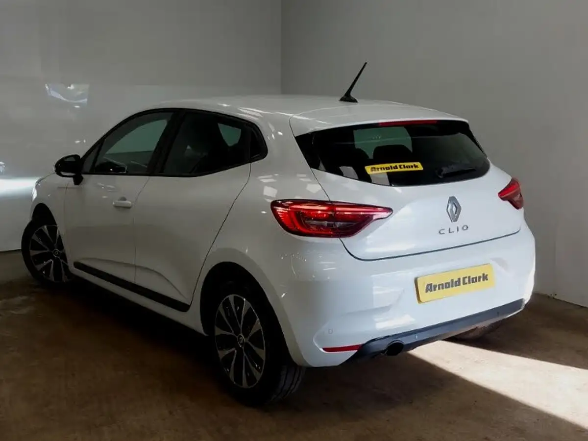 2022-renault-clio-10-tce-iconic-edition-big-1