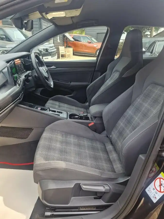 2021-volkswagen-golf-20tdi-gtd-big-15