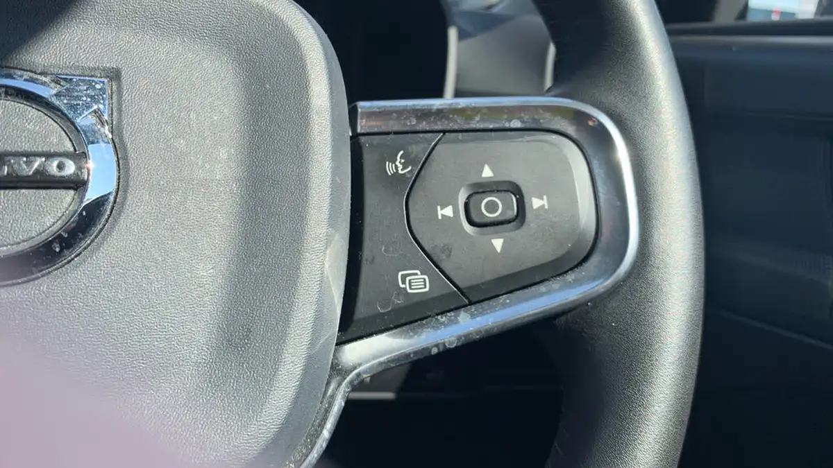 2020-volvo-xc40-20-t4-inscription-pro-big-23
