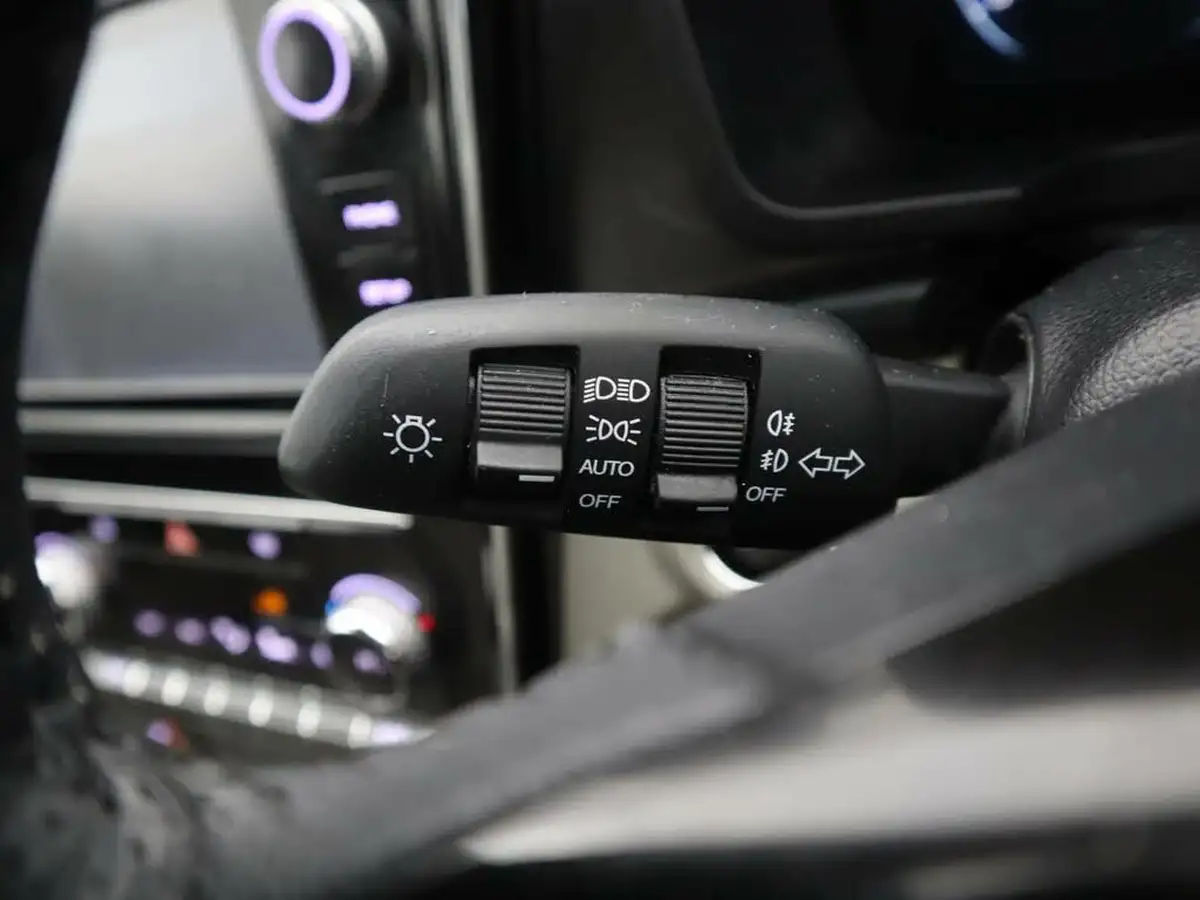 2022-kgm-ssangyong-tivoli-15-ultimate-big-30