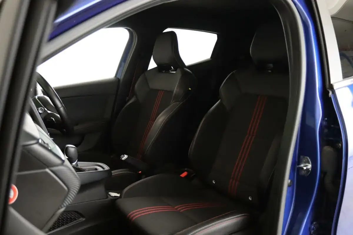 2020-renault-clio-13-tce-rs-line-big-10