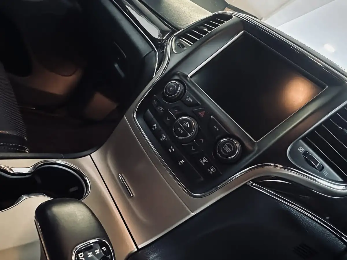 2015-jeep-grand-cherokee-30crd-overland-big-12