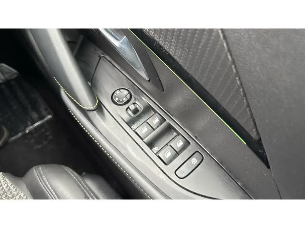 2021-peugeot-208-15-bluehdi-gt-line-big-20