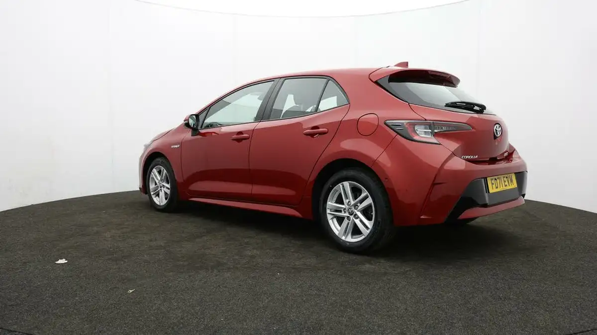 2022-toyota-corolla-18-vvt-i-icon-tech-trk-hatchback-5d-big-74