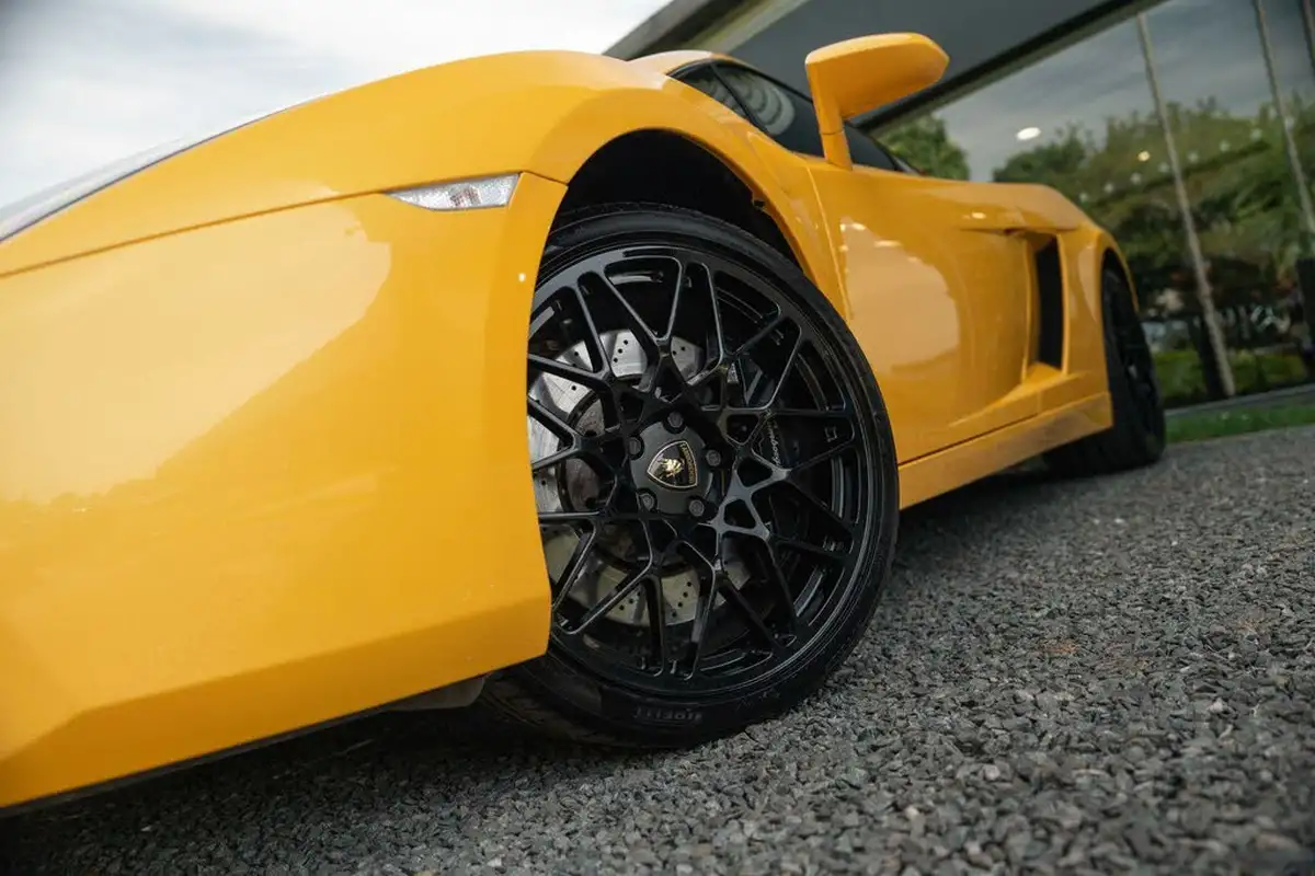 2005-lamborghini-gallardo-50-big-30