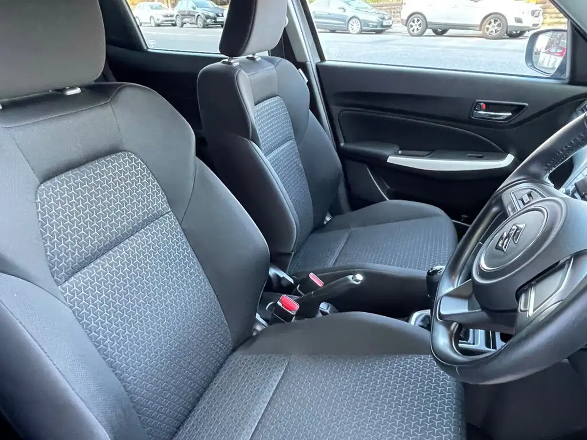 2017-suzuki-swift-12-dualjet-sz3-big-11
