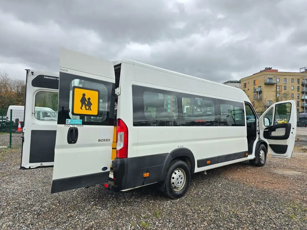 2018-peugeot-boxer-20-bluehdi-440-l4-h2-130-panel-big-18