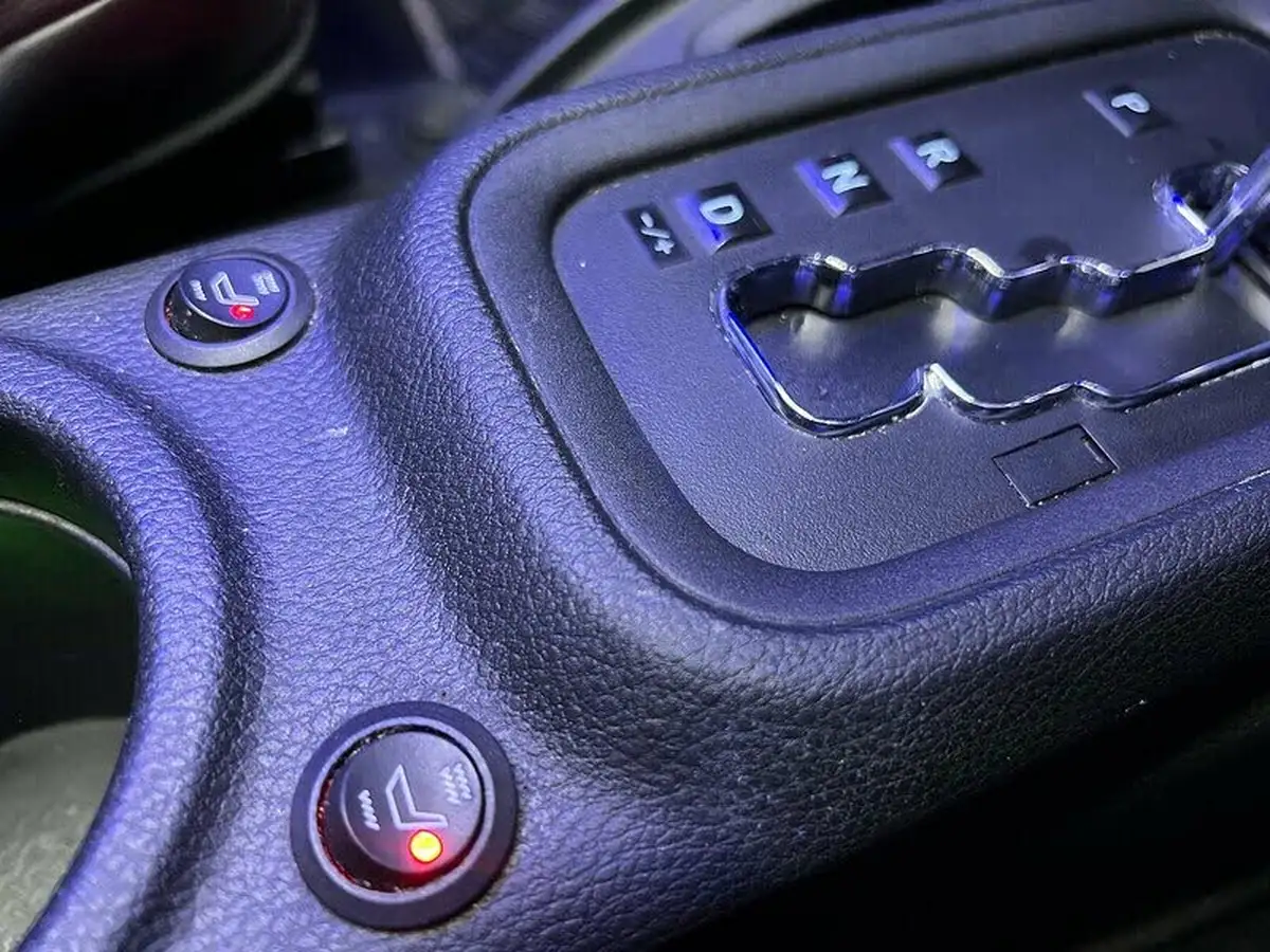 2015-jeep-wrangler-28crd-sahara-5d-big-10