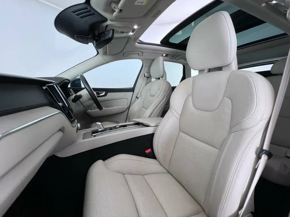 2018-volvo-xc60-20-t8-inscription-pro-390bhp-twin-engine-big-14