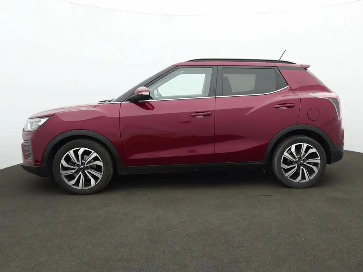2022-kgm-ssangyong-tivoli-15-ultimate-auto-big-4