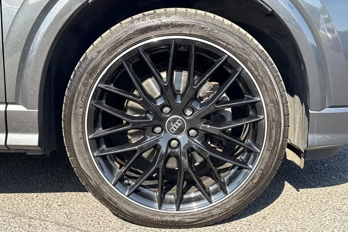 2022-audi-q2-10-30-tfsi-black-edition-big-12
