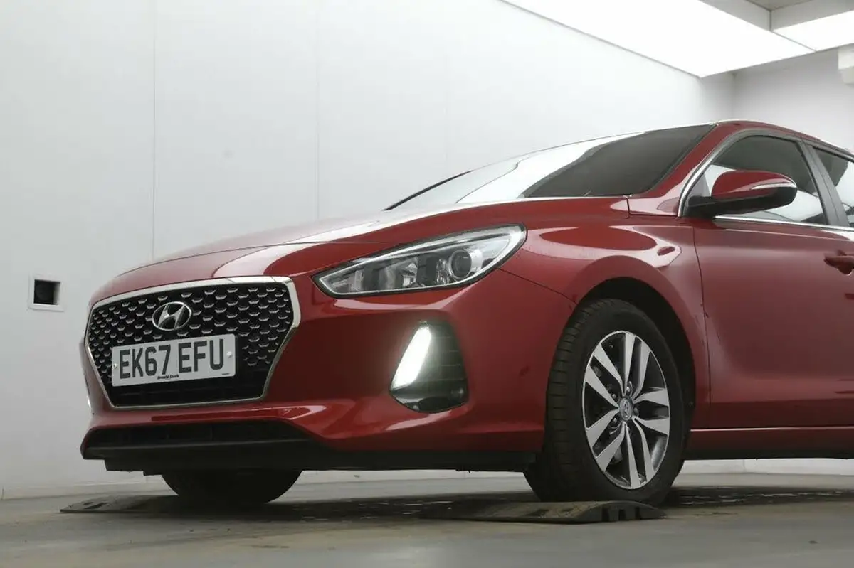 2017-hyundai-i30-10-t-gdi-se-nav-blue-drive-hatchback-big-9