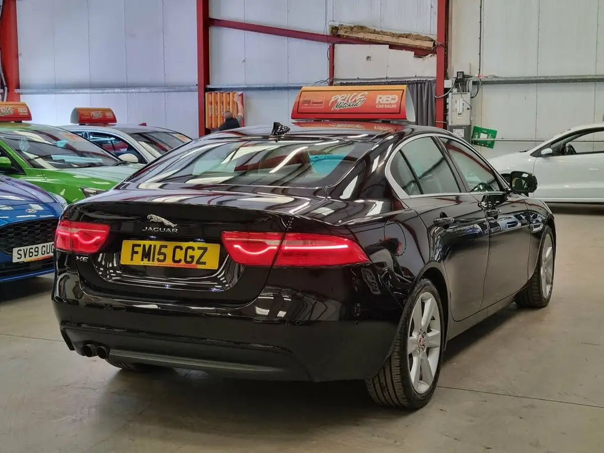 2015-jaguar-xe-20td-portfolio-180ps-auto-big-7