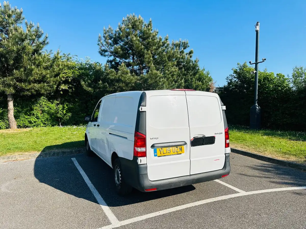 2018-mercedes-benz-vito-21cdi-114-bluetec-panel-extra-long-big-7