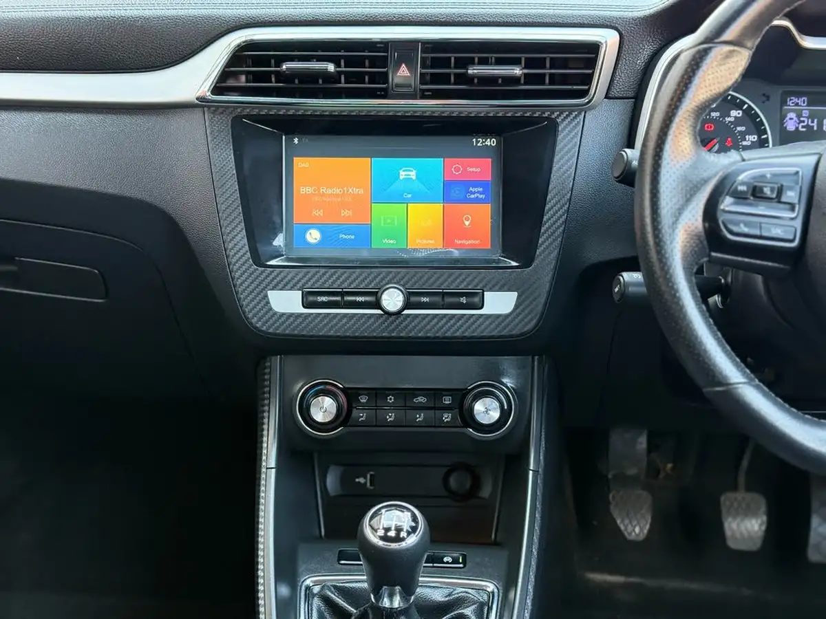2018-mg-zs-suv-15-vti-tech-exclusive-big-14