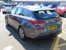 2018-hyundai-i30-10-t-gdi-se-tourer-small-10