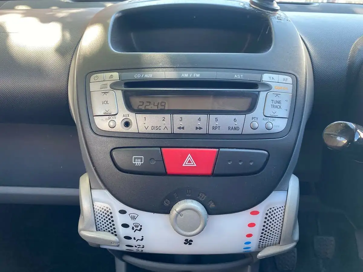 2009-toyota-aygo-10-aygo-3d-big-16