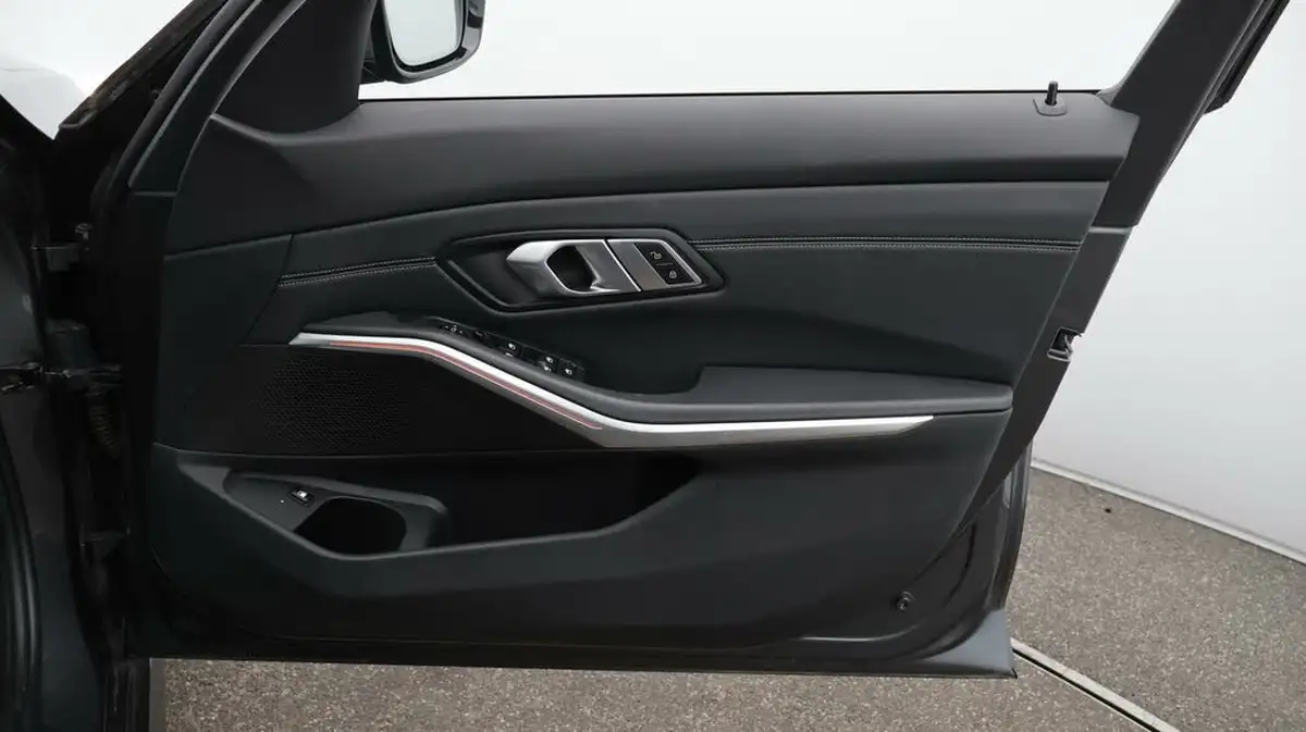 2020-bmw-3-series-20-330e-m-sport-saloon-4d-big-15