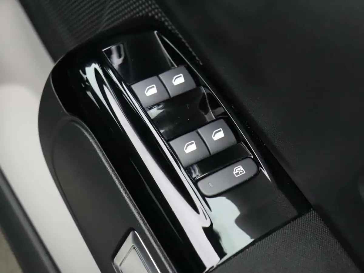 2023-citroen-c3-12-puretech-c-series-edition-83ps-ss-big-27