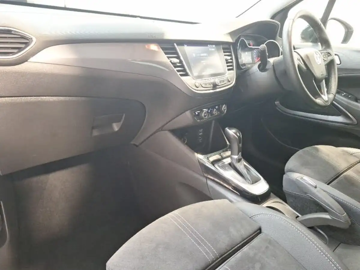 2022-vauxhall-crossland-12-ultimate-130ps-auto-big-4