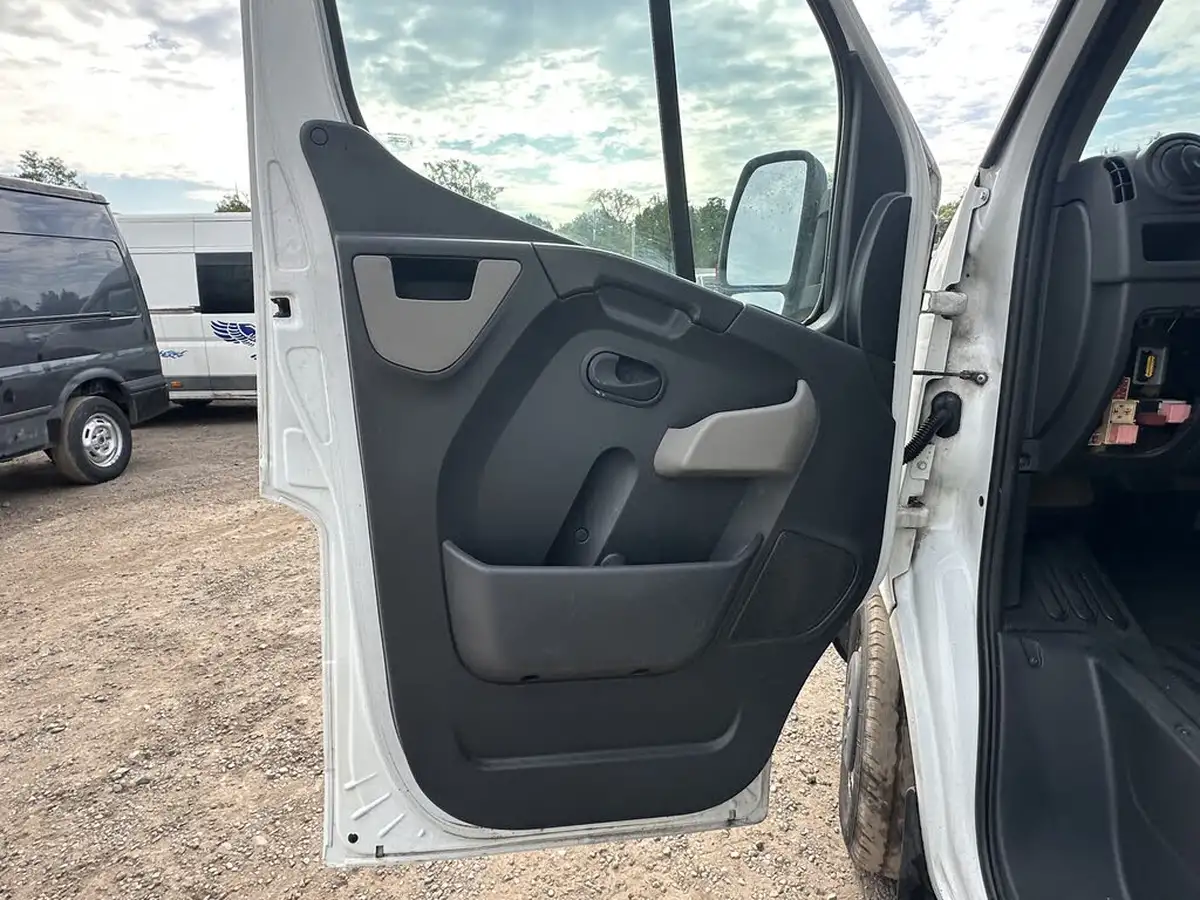 2017-renault-master-23dci-ccll35-125-fwd-chassis-cab-big-6