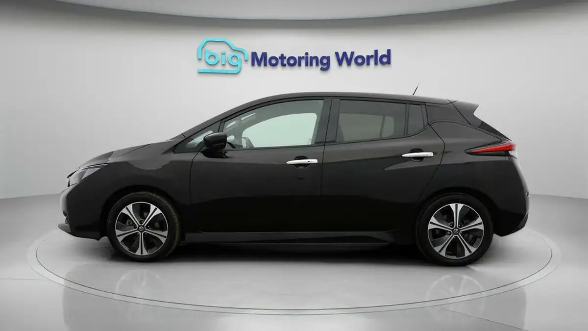 2020-nissan-leaf-e-n-connecta-big-3