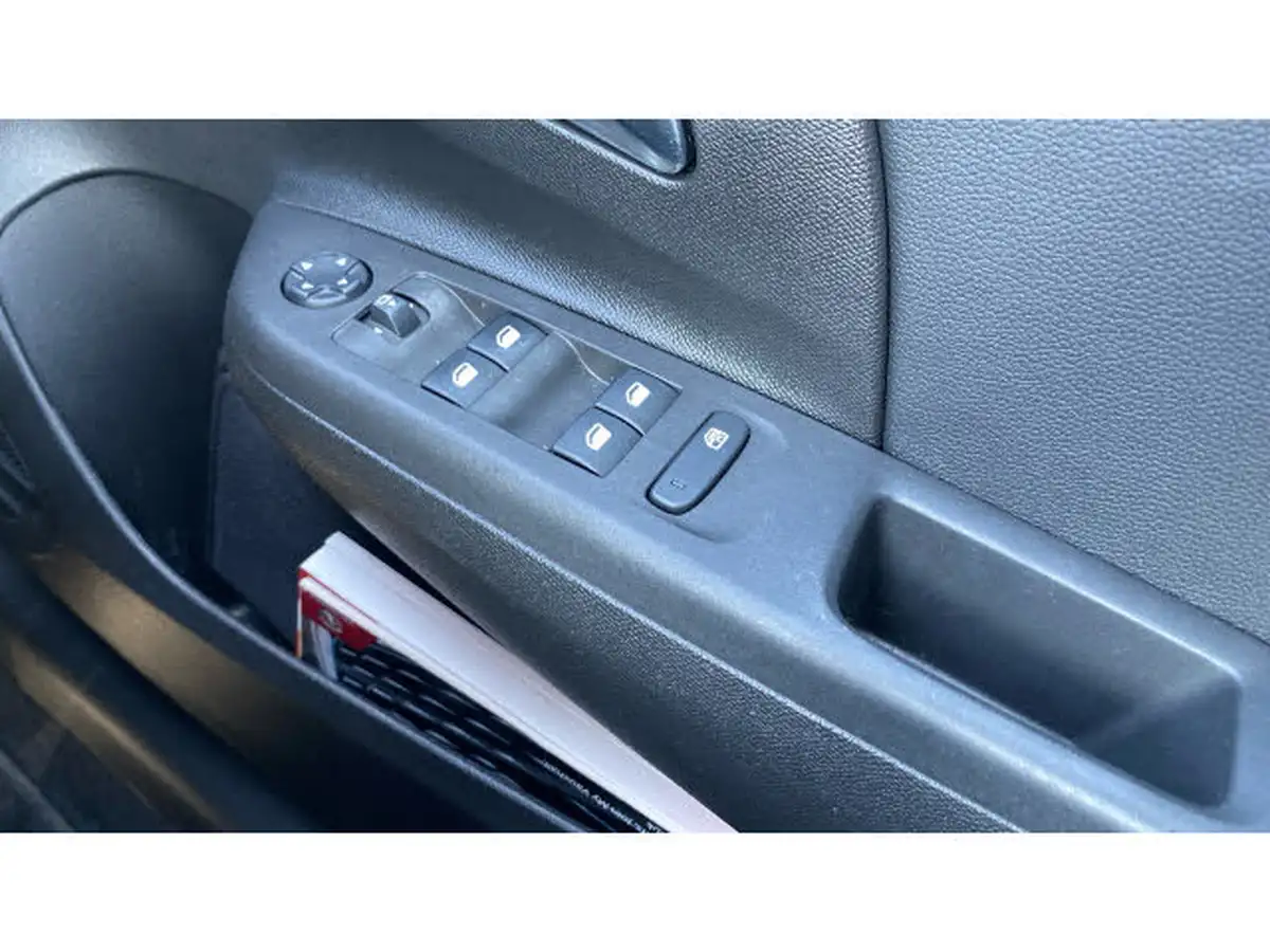 2021-vauxhall-corsa-12i-elite-big-41