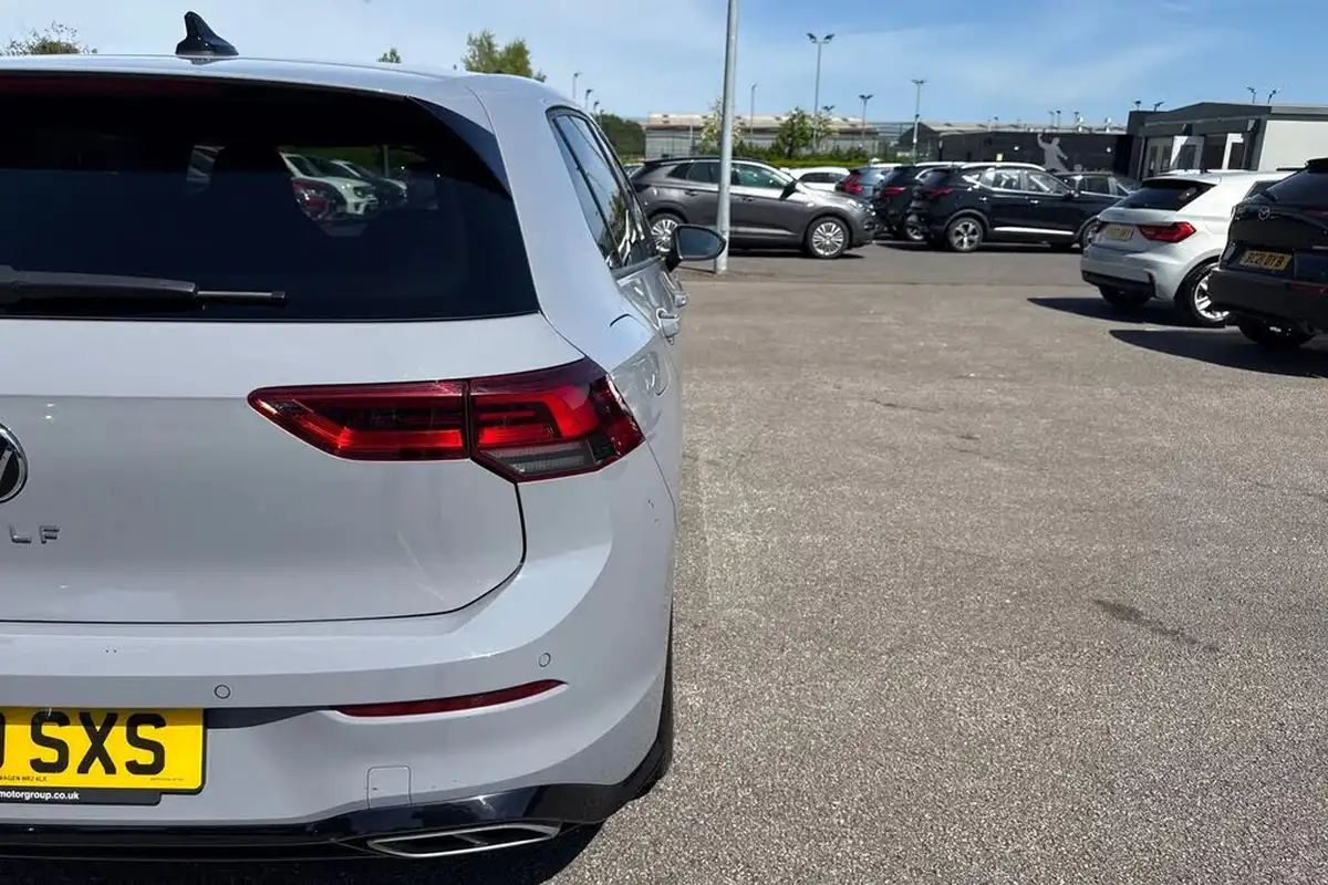 2020-volkswagen-golf-15-tsi-r-line-150ps-hatchback-5d-big-35