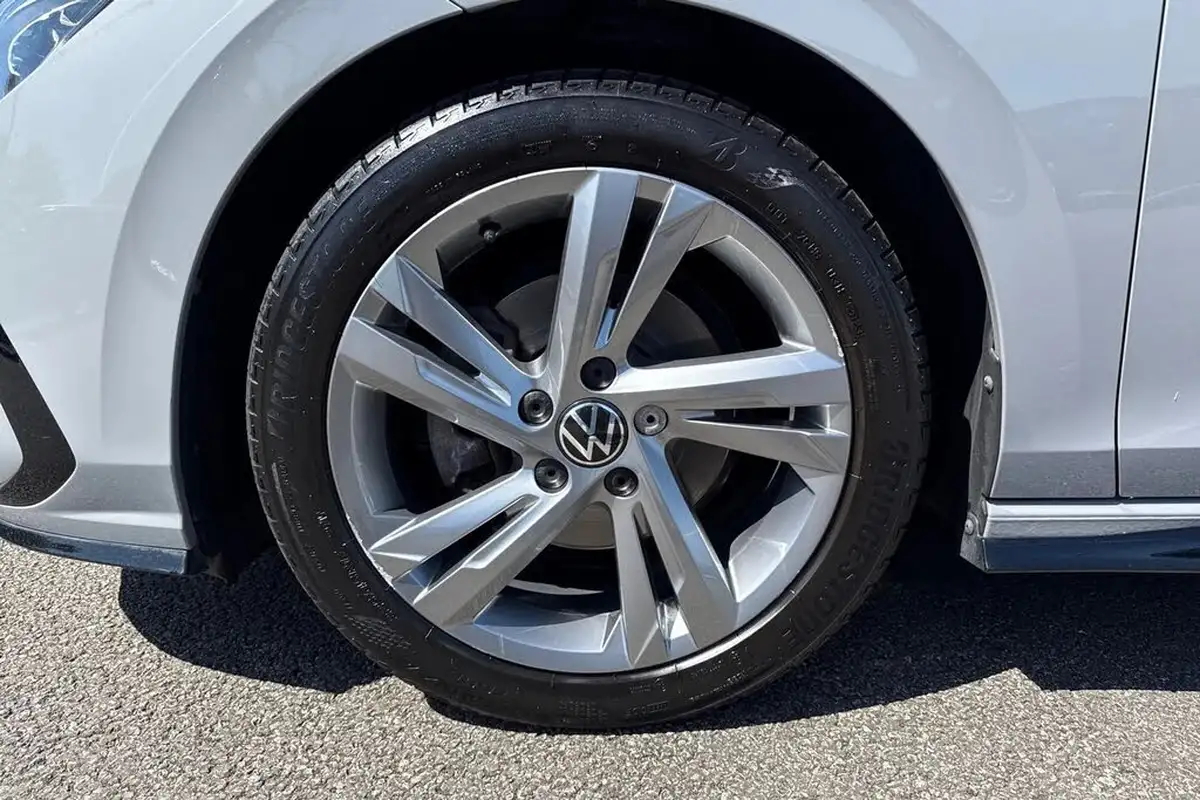 2020-volkswagen-golf-15-tsi-r-line-150ps-hatchback-5d-big-11