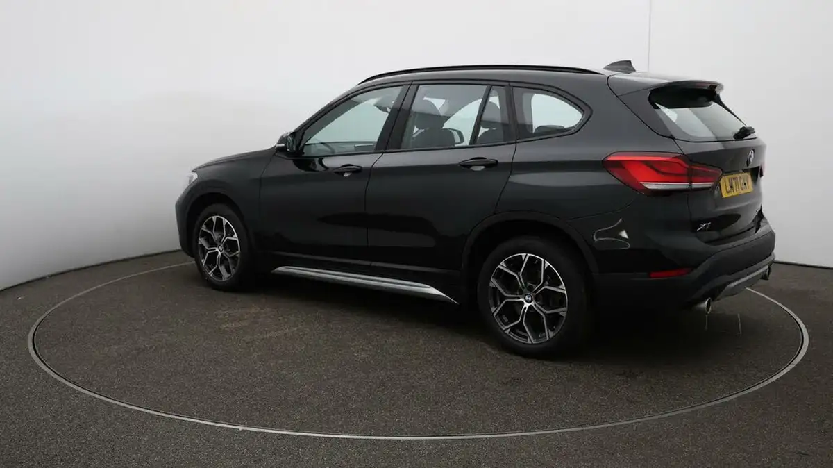 2021-bmw-x1-20-sdrive20i-xline-big-27