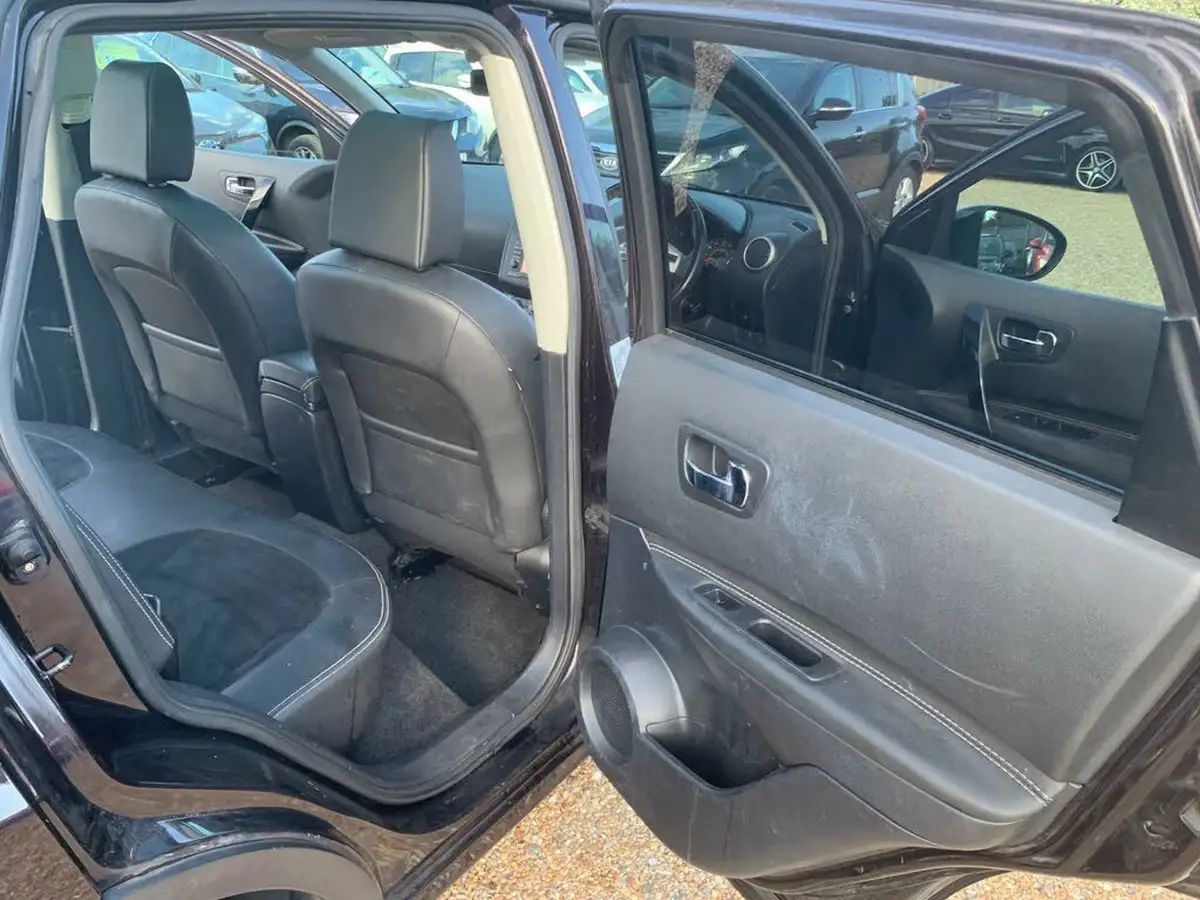 2013-nissan-qashqai-16-360-big-37