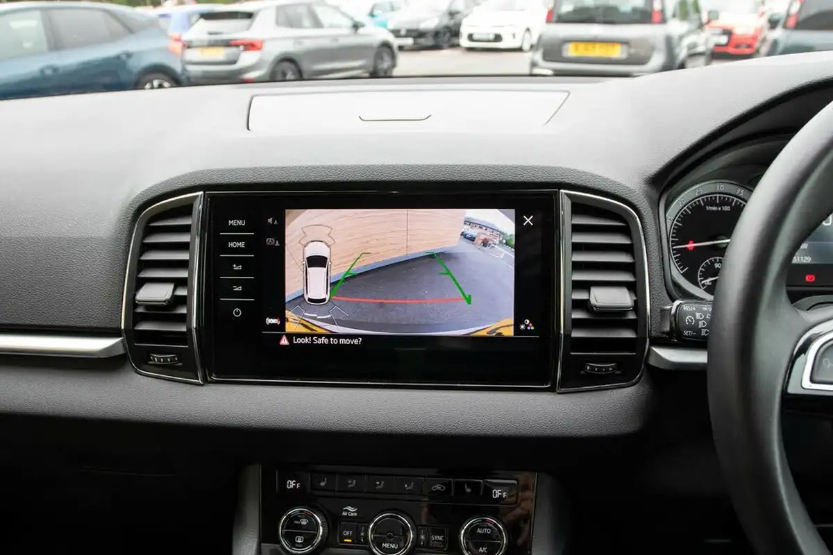 2019-skoda-karoq-20tdi-edition-150ps-4x4-big-28